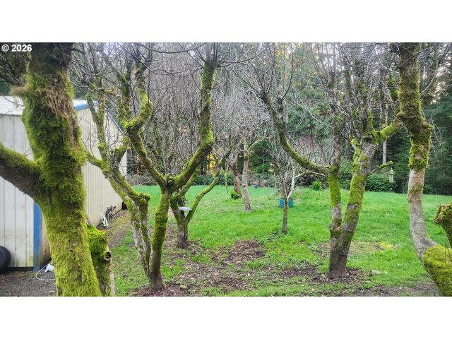 5046 N LOFTUS Rd, Florence, OR 97439