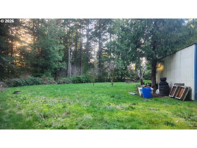 5046 N LOFTUS Rd, Florence, OR 97439