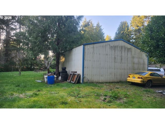 5046 N LOFTUS Rd, Florence, OR 97439