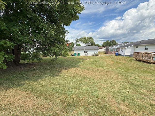 2486 Walnut Street, Hurricane, WV 25526