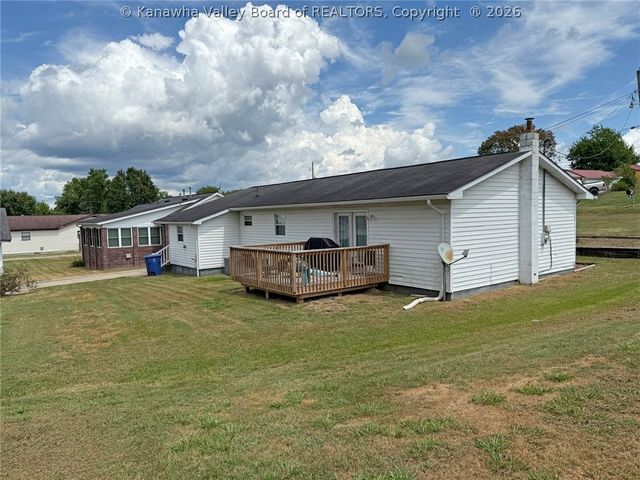 2486 Walnut Street, Hurricane, WV 25526