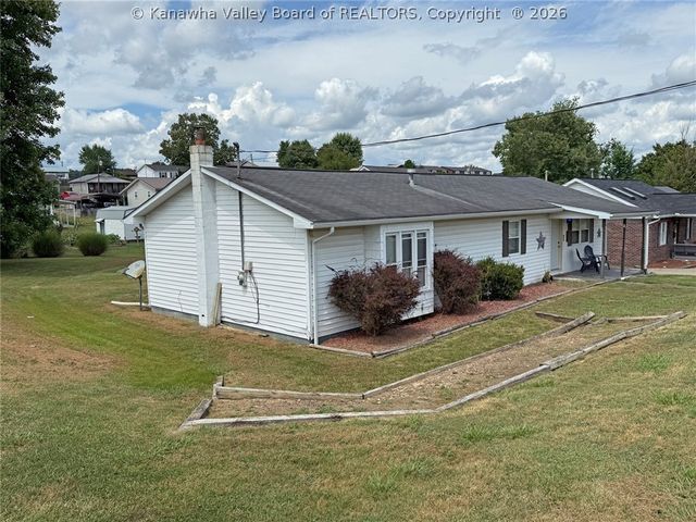 2486 Walnut Street, Hurricane, WV 25526