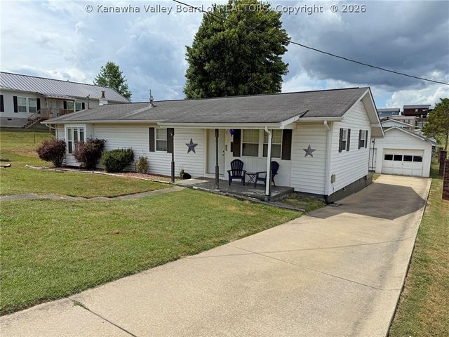 2486 Walnut Street, Hurricane, WV 25526