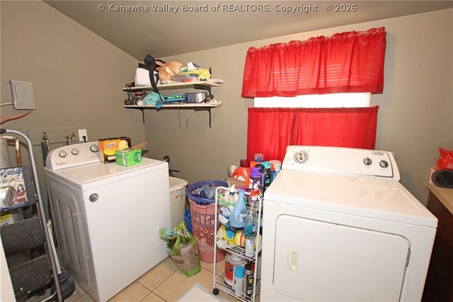 2486 Walnut Street, Hurricane, WV 25526