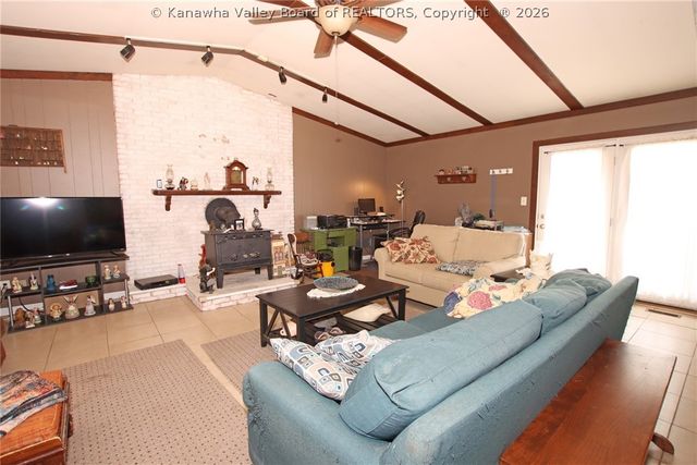 2486 Walnut Street, Hurricane, WV 25526