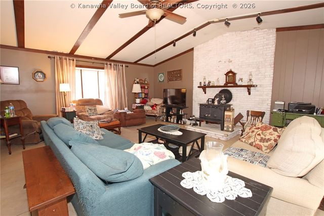 2486 Walnut Street, Hurricane, WV 25526