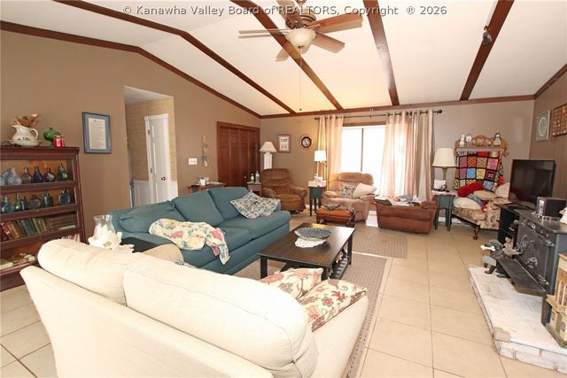 2486 Walnut Street, Hurricane, WV 25526