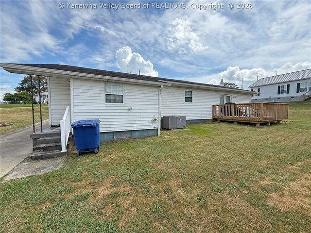 2486 Walnut Street, Hurricane, WV 25526