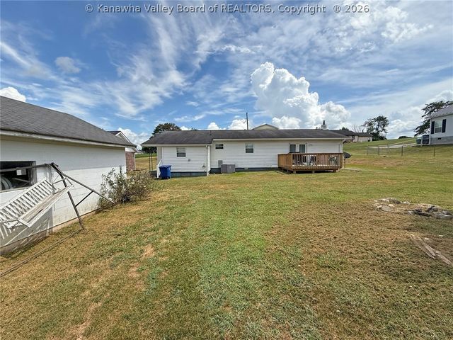 2486 Walnut Street, Hurricane, WV 25526