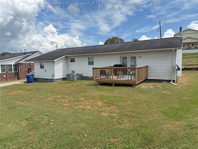 2486 Walnut Street, Hurricane, WV 25526