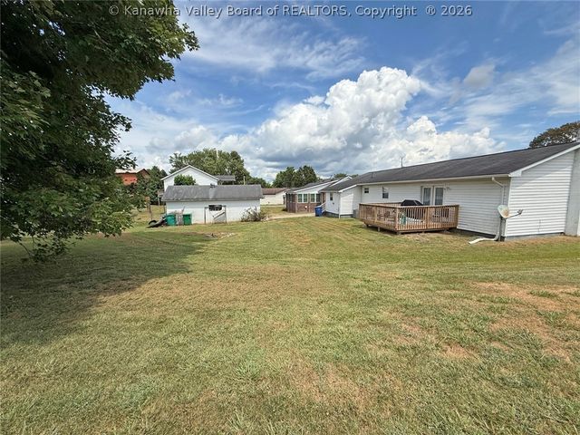2486 Walnut Street, Hurricane, WV 25526