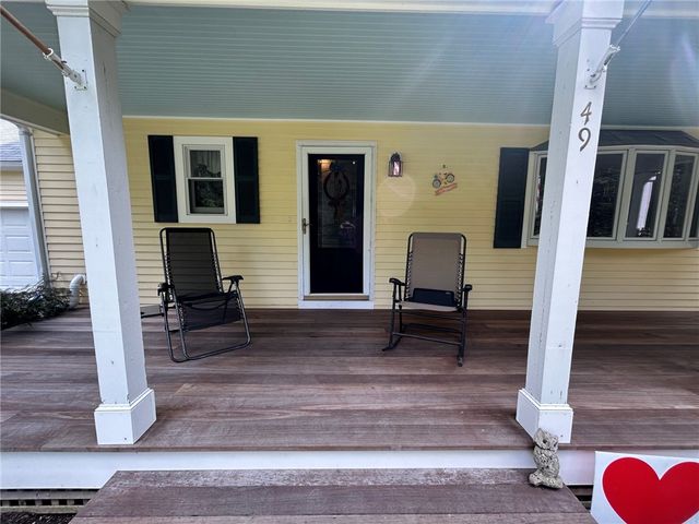 49 Captains Circle, Tiverton, RI 02878