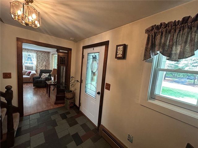 49 Captains Circle, Tiverton, RI 02878