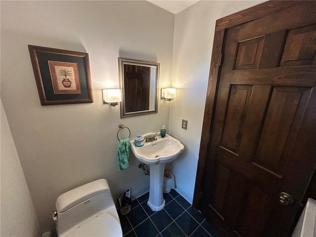 49 Captains Circle, Tiverton, RI 02878