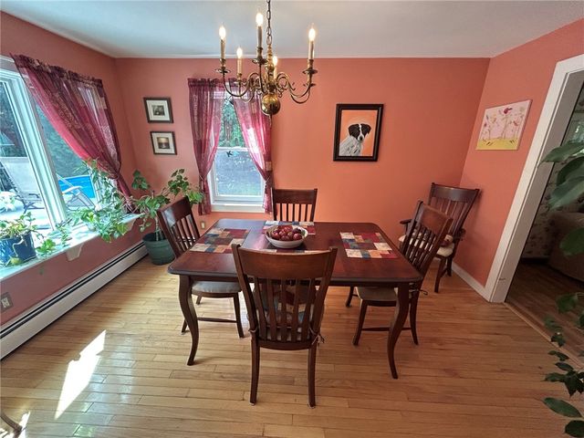 49 Captains Circle, Tiverton, RI 02878