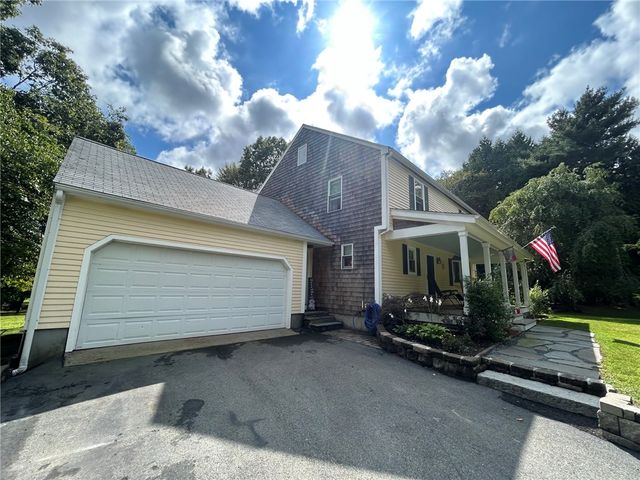 49 Captains Circle, Tiverton, RI 02878