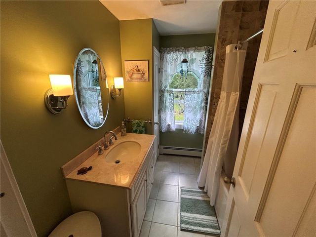 49 Captains Circle, Tiverton, RI 02878