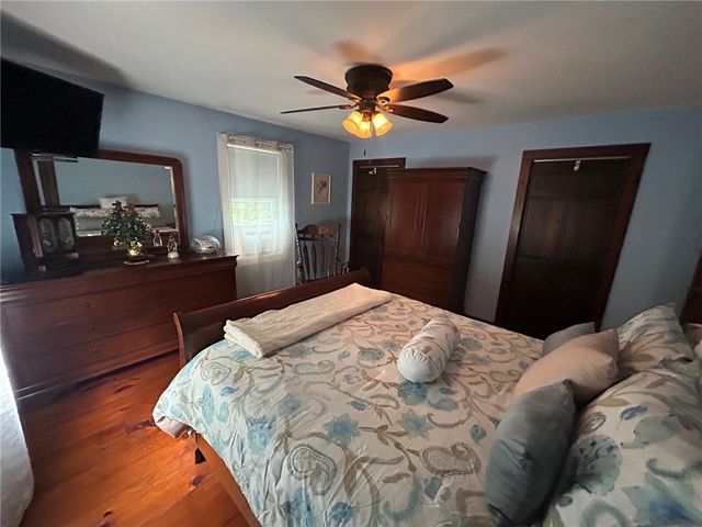 49 Captains Circle, Tiverton, RI 02878