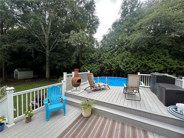 49 Captains Circle, Tiverton, RI 02878