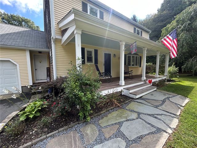 49 Captains Circle, Tiverton, RI 02878