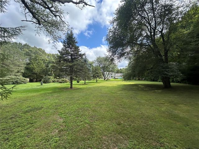 49 Captains Circle, Tiverton, RI 02878