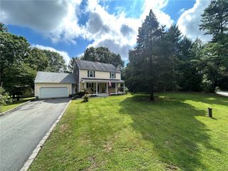 49 Captains Circle, Tiverton, RI 02878