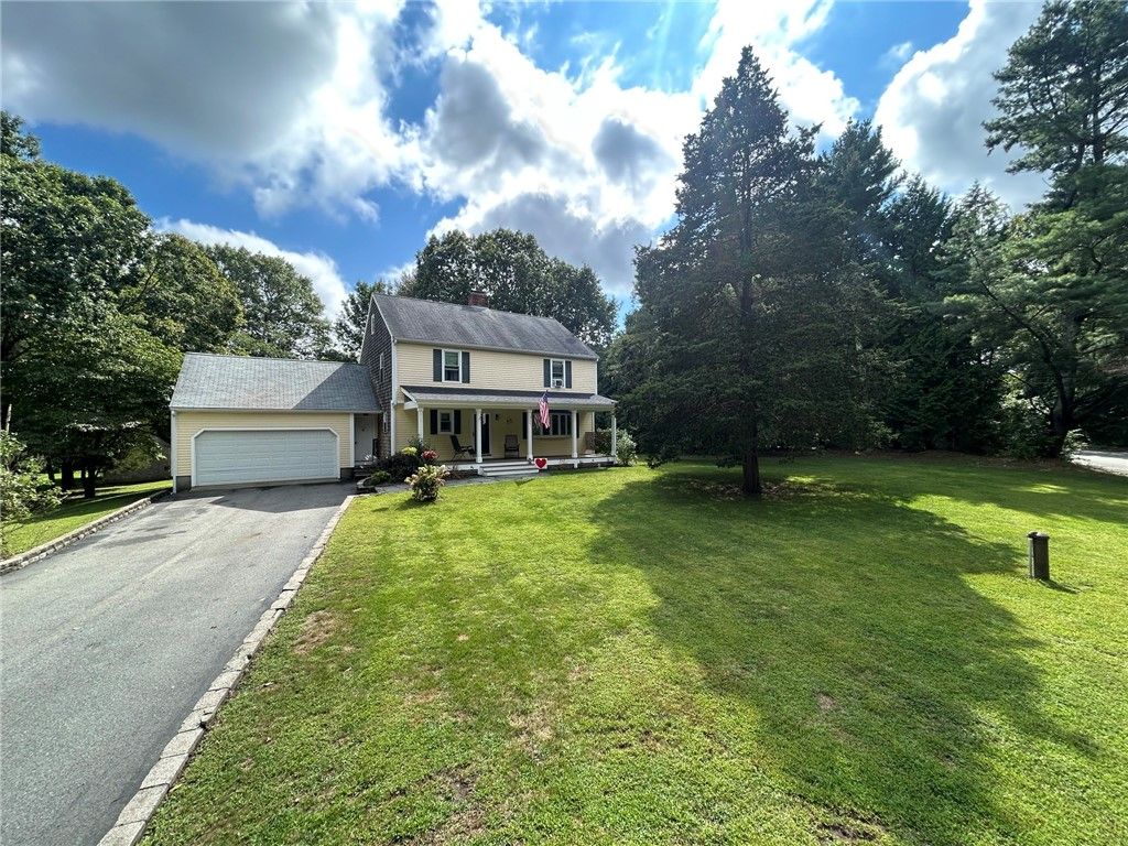49 Captains Circle, Tiverton, RI 02878