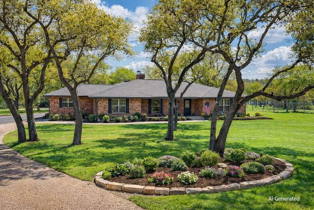 107 S Royal Oaks Rd, Kerrville, TX 78028