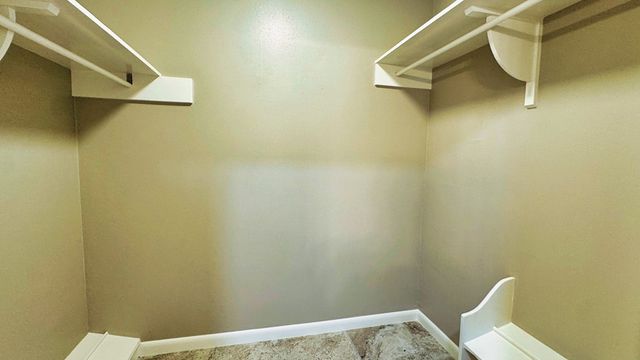 107 S Royal Oaks Rd, Kerrville, TX 78028