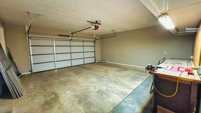 107 S Royal Oaks Rd, Kerrville, TX 78028