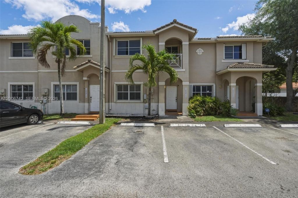 16613 NW 71st Avenue, Miami Lakes, FL 33014