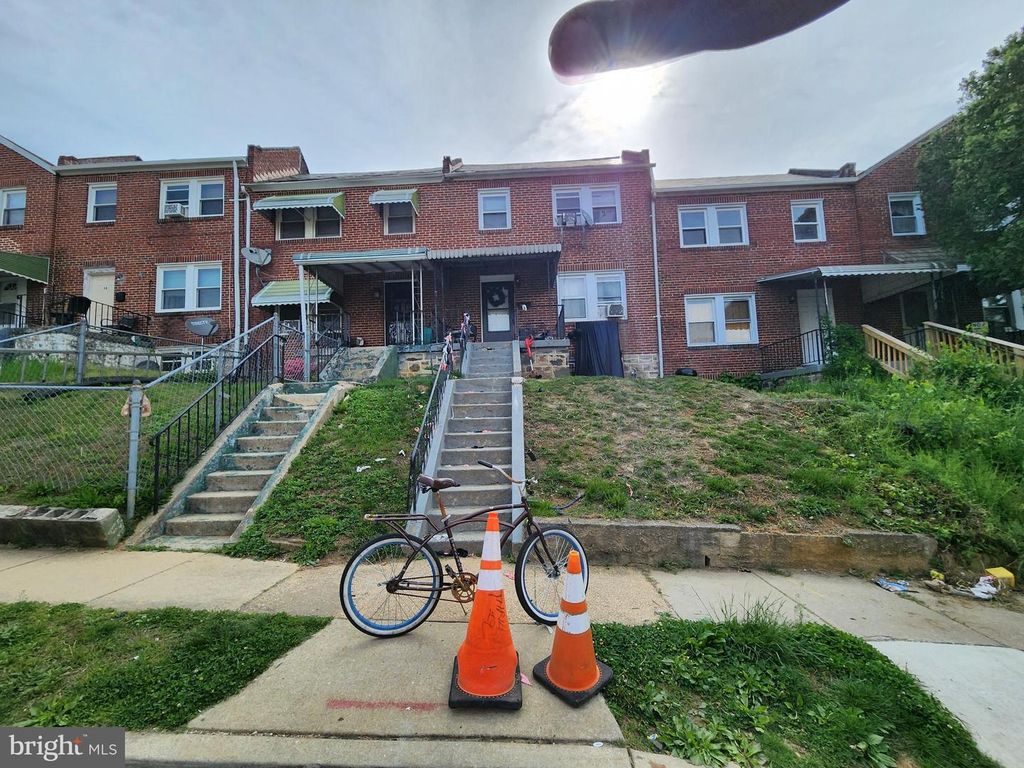 Image 1 of property listing at 17 S ELLAMONT ST, Baltimore, MD 21229