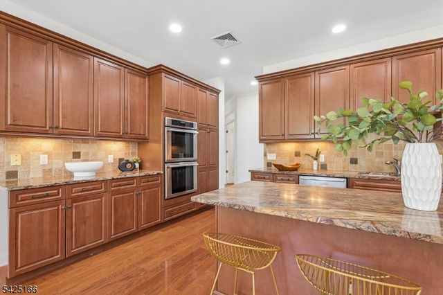 211 Metzger Dr, West Orange Twp., NJ 07052