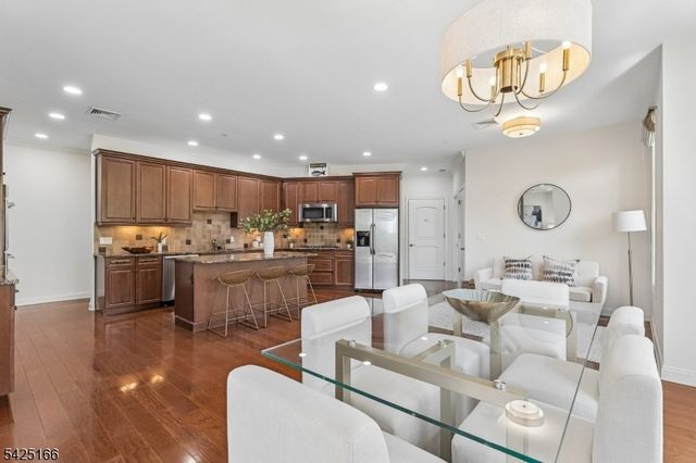 211 Metzger Dr, West Orange Twp., NJ 07052