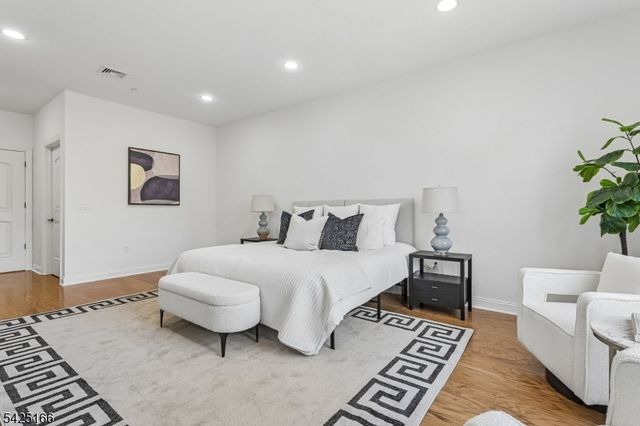 211 Metzger Dr, West Orange Twp., NJ 07052