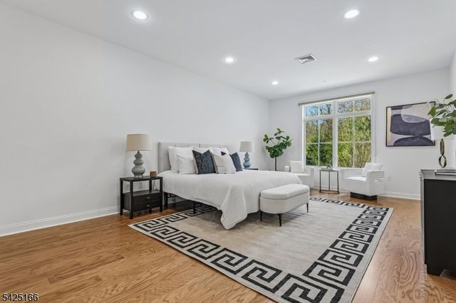 211 Metzger Dr, West Orange Twp., NJ 07052