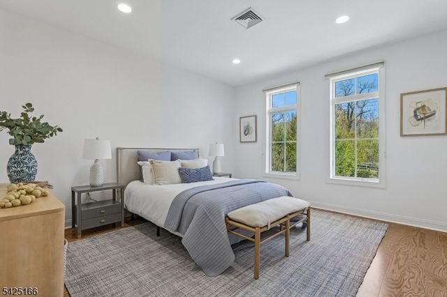 211 Metzger Dr, West Orange Twp., NJ 07052