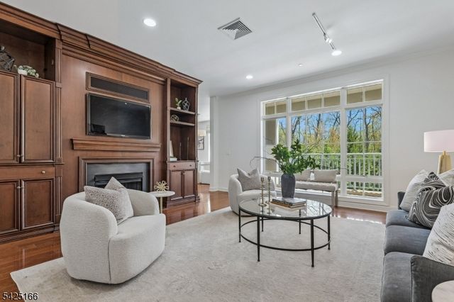 211 Metzger Dr, West Orange Twp., NJ 07052