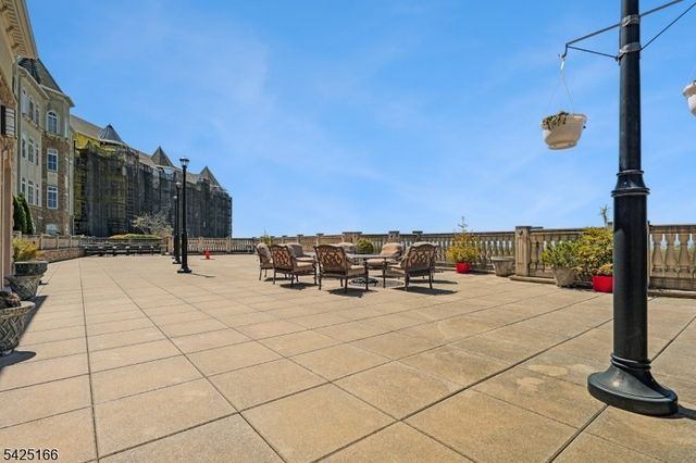 211 Metzger Dr, West Orange Twp., NJ 07052