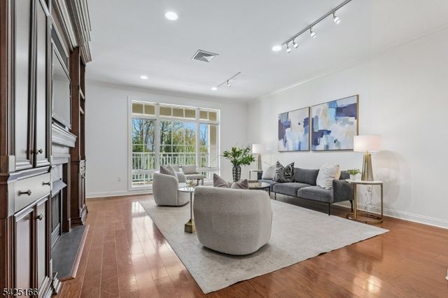 211 Metzger Dr, West Orange Twp., NJ 07052