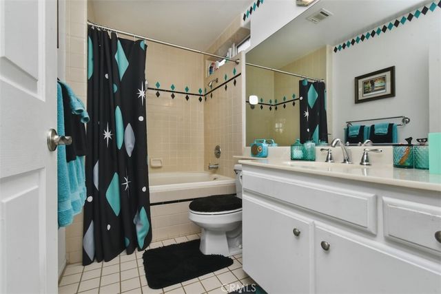 4455 Hazeltine 208, Sherman Oaks, CA 91423