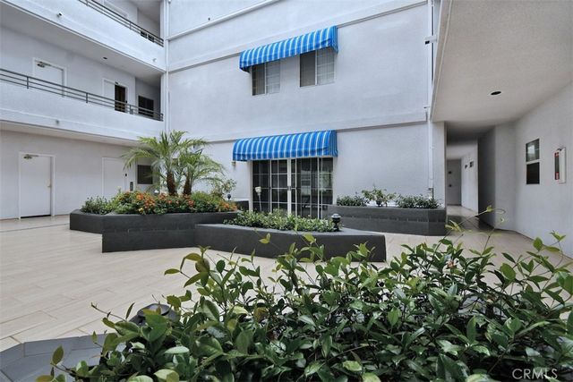 4455 Hazeltine 208, Sherman Oaks, CA 91423