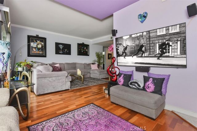 4455 Hazeltine 208, Sherman Oaks, CA 91423