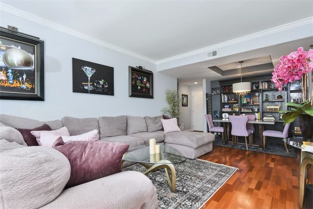 4455 Hazeltine 208, Sherman Oaks, CA 91423