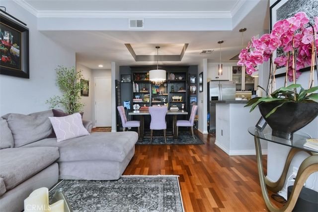 4455 Hazeltine 208, Sherman Oaks, CA 91423