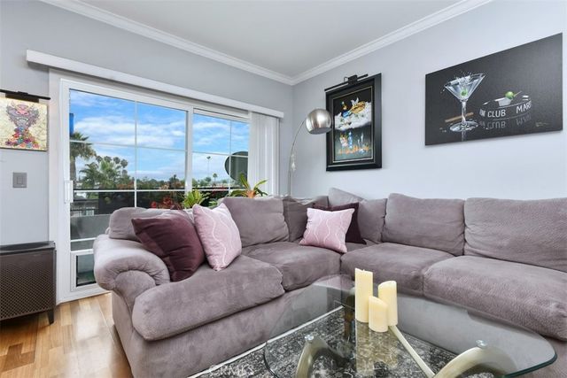 4455 Hazeltine 208, Sherman Oaks, CA 91423