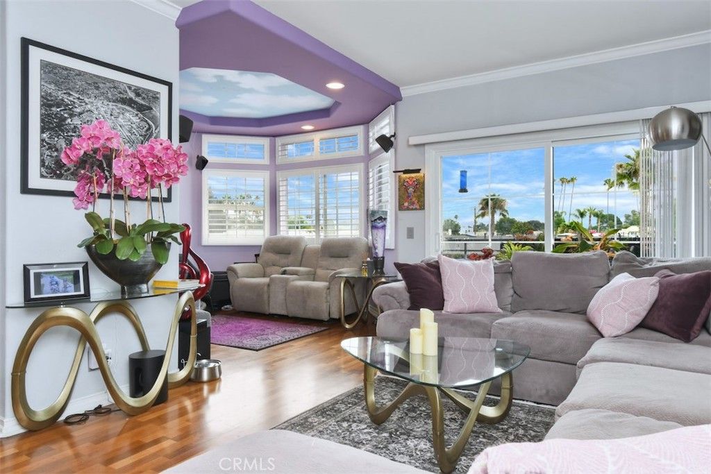 4455 Hazeltine 208, Sherman Oaks, CA 91423
