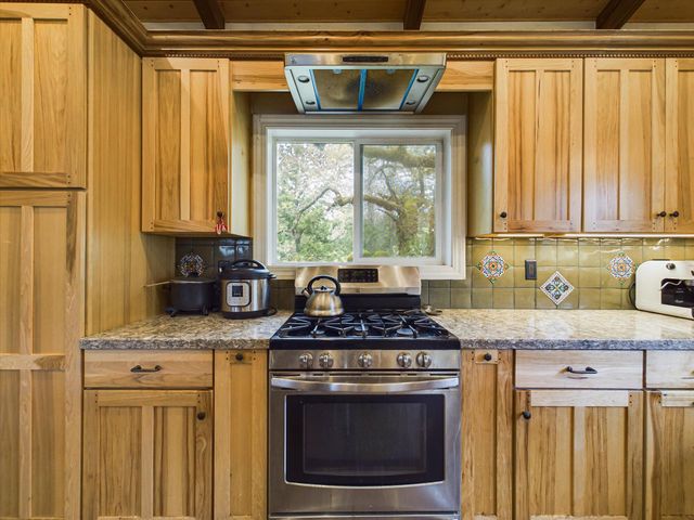 1285 Bliss Lane, Garberville, CA 95542