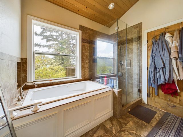 1285 Bliss Lane, Garberville, CA 95542