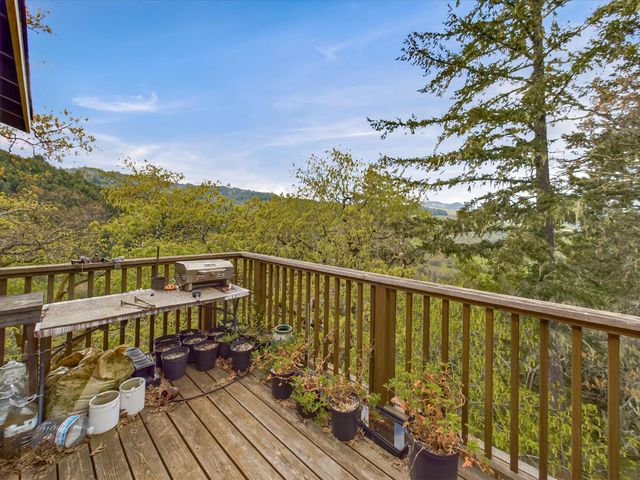 1285 Bliss Lane, Garberville, CA 95542